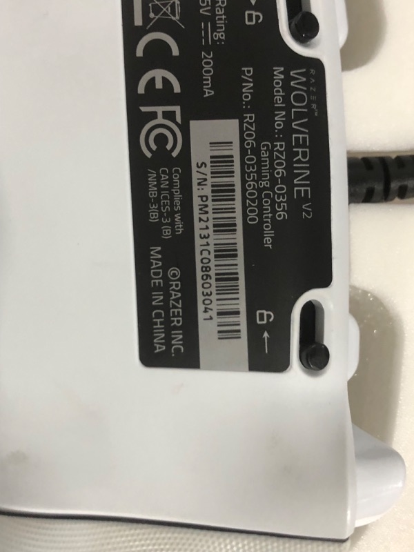 Photo 1 of Razer Wolverine V2 Wired Gaming Controller for Xbox Series X|S - Mercury
