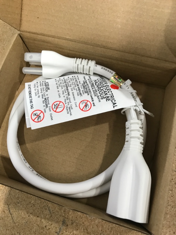 Photo 2 of Amazon Basics 3-Foot Extension Cord - 13 Amps, 125V - White White 3-Foot Single Extension Cord