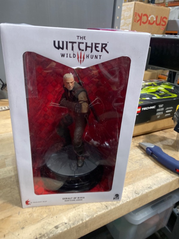 Photo 2 of DARK HORSE COMICS The Witcher 3: Wild Hunt Geralt Manticore Figure, Standard
