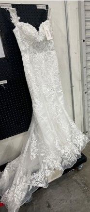 Photo 1 of ***SEE COMMENTS SECTION***
lavetir white wedding dress