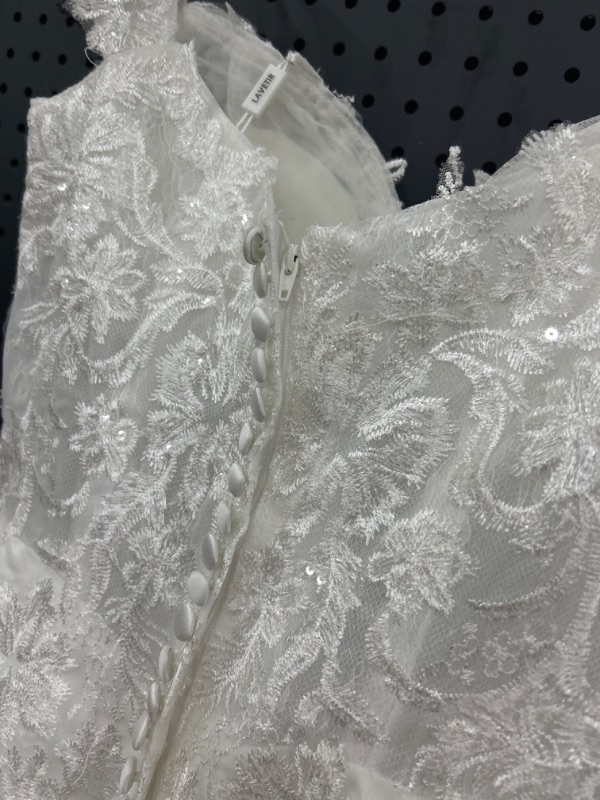 Photo 4 of ***SEE COMMENTS SECTION***
lavetir white wedding dress