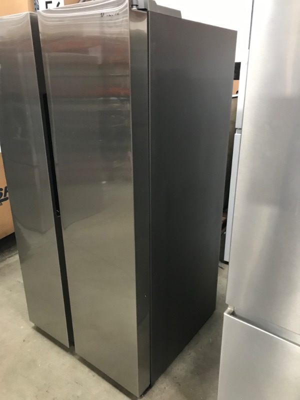Photo 4 of Samsung Bespoke 28-cu ft Smart Side-by-Side Refrigerator with Dual Ice Maker (Fingerprint Resistant Stainless Steel)