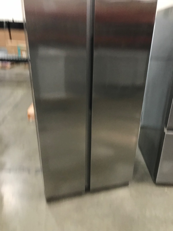 Photo 2 of Samsung Bespoke 28-cu ft Smart Side-by-Side Refrigerator with Dual Ice Maker (Fingerprint Resistant Stainless Steel)