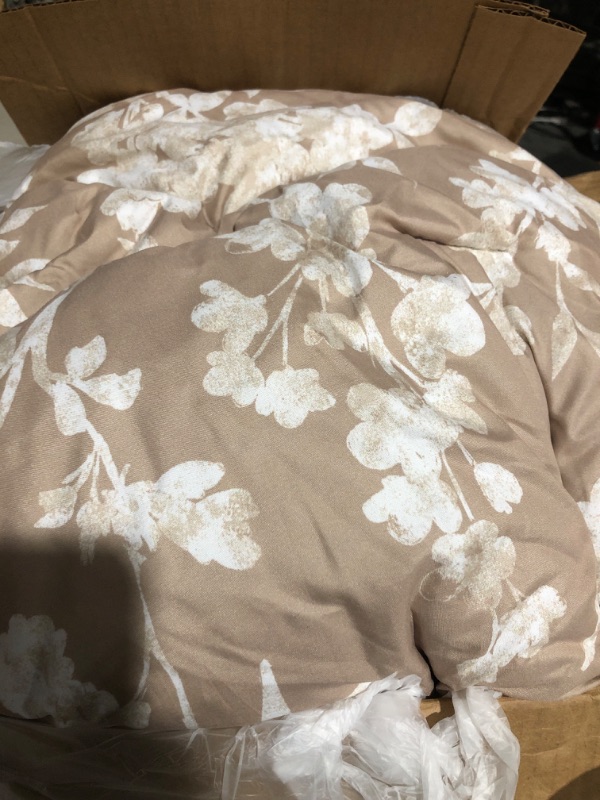 Photo 3 of * used * see all images * 
Wonderful King Comforter Bed-in-A-Bag Bedding Set, Khaki Floral Bedding Comforter Sets 