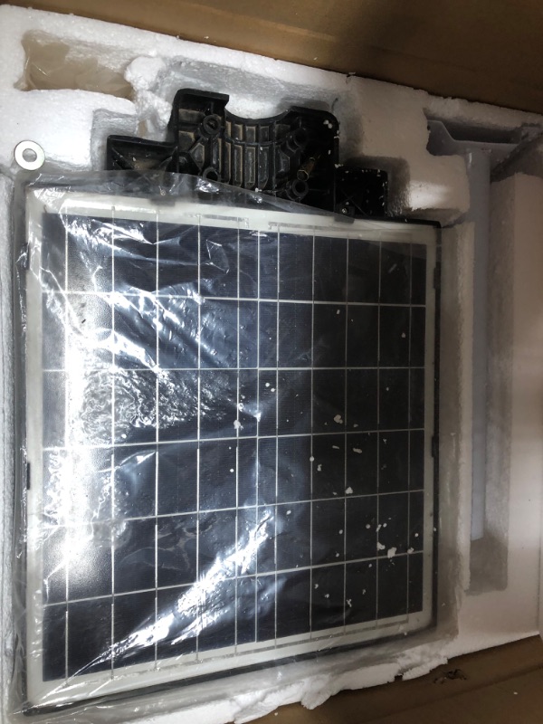 Photo 2 of **NON REFUNDABLE NO RETURNS SOLD AS IS***
**PARTS ONLY**600W Solar Street Light Outdoor, 60000LM Waterproof Parking Lot Commercial Light with Remote Control and Motion Sensor, Dusk to Dawn Flood Light for Garden Yard Path Patio 600W-1Pack