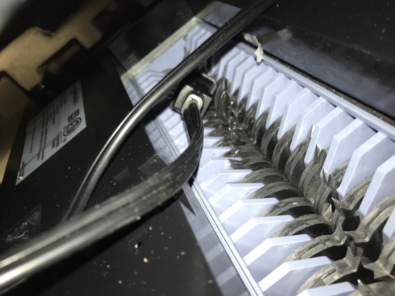 Photo 1 of amazon basics paper shedder 