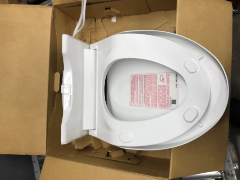 Photo 4 of ***CRACKED - SEE PICTURES - POWERS ON - UNABLE TO TEST FURTHER***
TOTO SW3084#01 WASHLET C5 Electronic Bidet Toilet Seat with PREMIST and EWATER+ Wand Cleaning