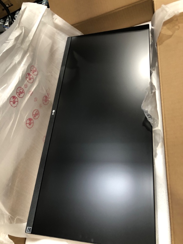 Photo 3 of LG UltraWide FHD 29-Inch Computer Monitor 29WQ600-W, IPS with HDR 10 Compatibility, AMD FreeSync, and USB Type-C, White 29-inch 100 Hz