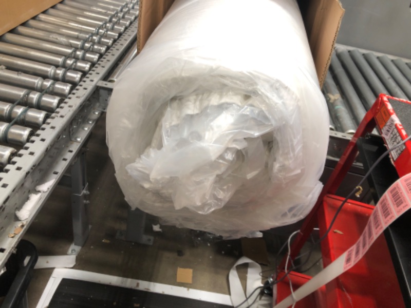 Photo 1 of Olee Sleep 9 Inch I-gel Multi Layered Memory Foam Matress 09FM01Q