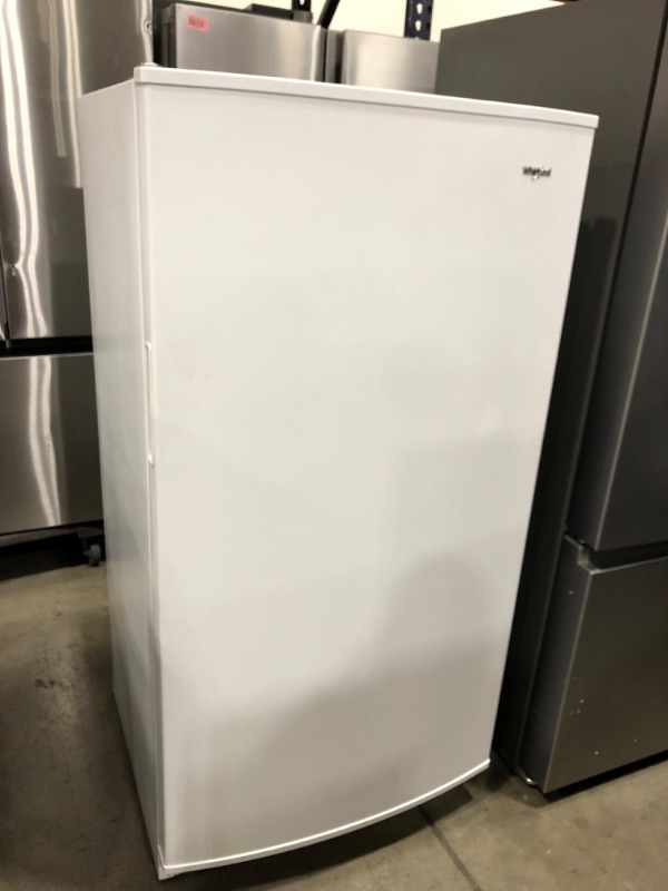 Photo 2 of Whirlpool 15.7-cu ft Frost-free Upright Freezer (White)
