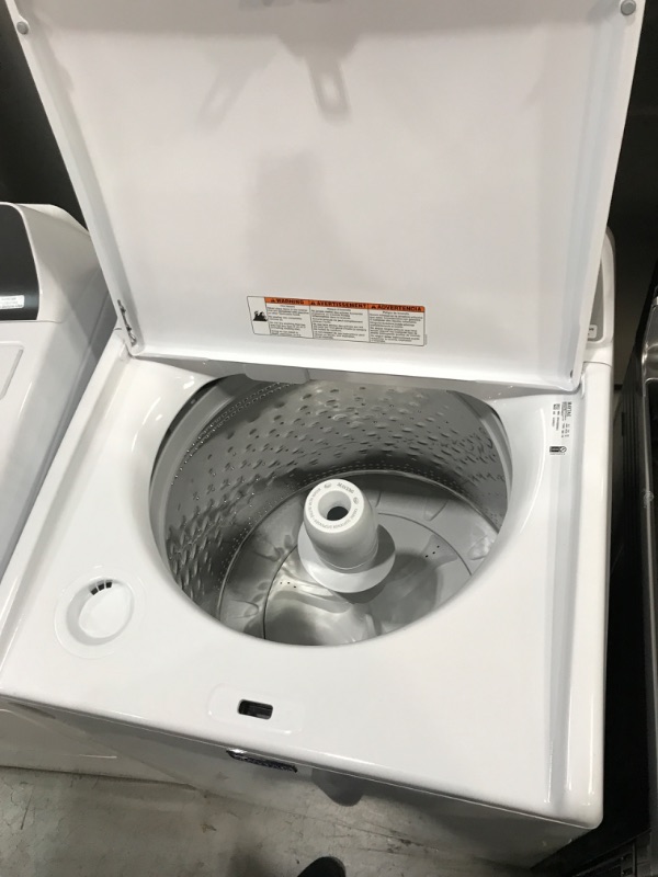 Photo 3 of Maytag 4.5-cu ft High Efficiency Agitator Top-Load Washer (White)
