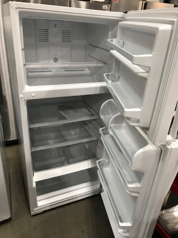 Photo 6 of ***NOT FUNCTIONAL - FOR PARTS ONLY - NONREFUNDABLE - SEE COMMENTS***
Whirlpool 14.3-cu ft Top-Freezer Refrigerator (White)
