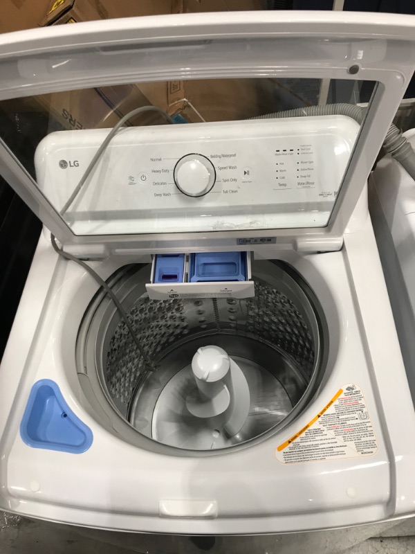 Photo 2 of LG 4.1-cu ft Agitator Top-Load Washer (White)
