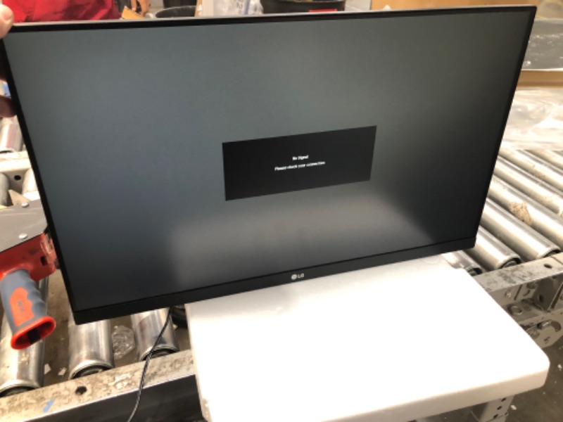 Photo 2 of LG 24MK600M-B 24'' Full HD (1920 x 1080) IPS Display with 3-Side Virtually Borderless Design and Radeon FreeSync Technology and Dual HDMI, Black
