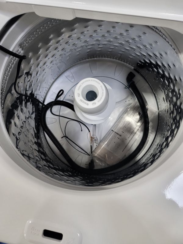 Photo 1 of Maytag 4.5-cu ft High Efficiency Agitator Top-Load Washer (White)
