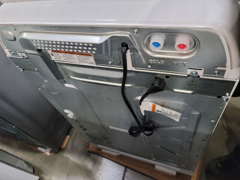 Photo 6 of see notes about damage PARTS ONLY NON REFUNDABLE
Whirlpool - 5.2-5.3 Cu. Ft. Smart Top Load Washer with 2 in 1 Removable Agitator - White
