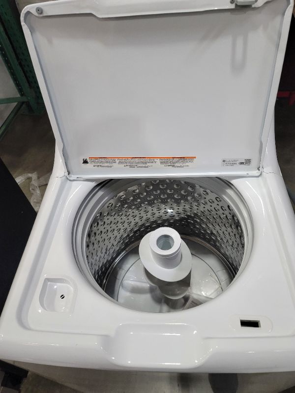 Photo 1 of GE 4.2-cu ft Agitator Top-Load Washer (White)
