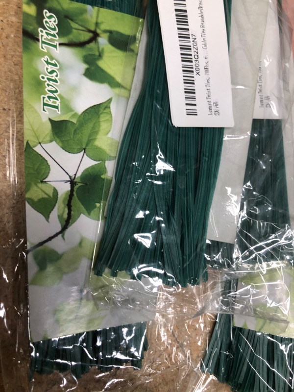 Photo 2 of * 4 SETS* lanmont Twist Ties,Plastic Garden Plant Support Climbing Plants,Bags,Tomatos,Cords 6 inches,15cm,(100pcs,Green)