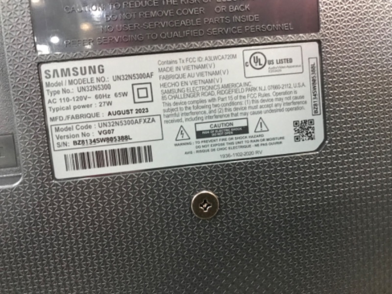 Photo 3 of LIKE NEW SAMSUNG 32-inch Class LED Smart FHD TV 1080P (UN32N5300AFXZA, 2018 Model), Black