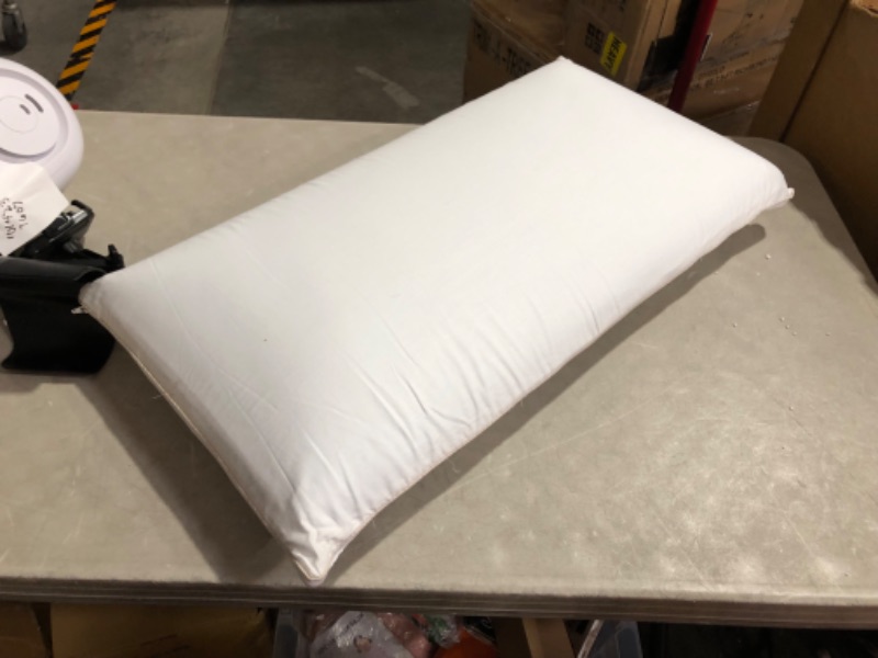 Photo 2 of ***USED - NO PACKAGING***
Sleep Innovations Classic Memory Foam Pillow, King Size, Head and Neck Alignment