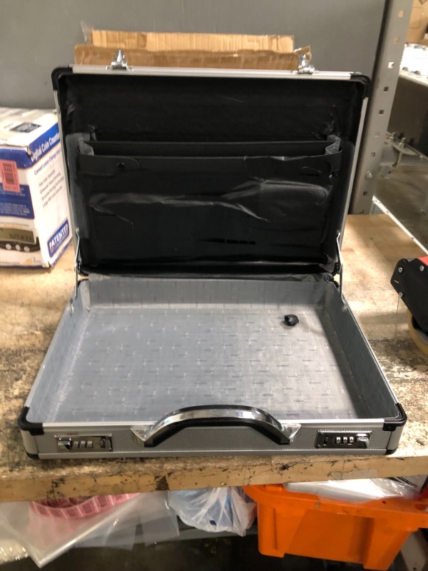 Photo 2 of RoadPro SPC-931R 17.5" x 4" x 13" Silver Aluminum Briefcase,Medium