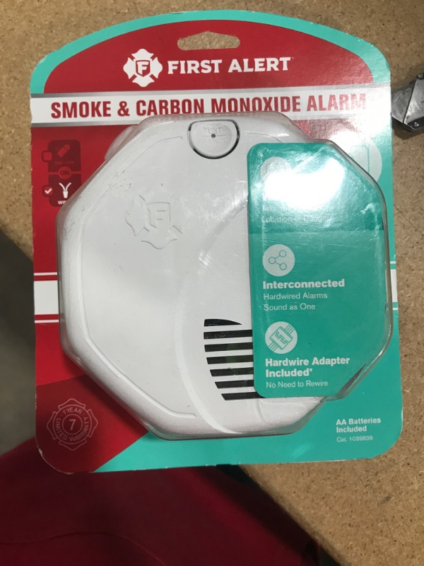 Photo 2 of First Alert BRK 250648 Combination Smoke Carbon Monoxide Photoelectric Alarm