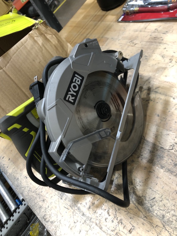 Photo 2 of 15 Amp 7 1/4" Circular Saw