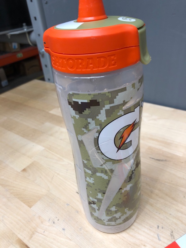 Photo 2 of Gatorade Gx Plastic Bottle For Sports, Digi Camo 30oz Digi Camo