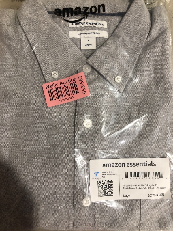 Photo 2 of * see all images *
Amazon Essentials Men's Regular-Fit Short-Sleeve shirt 