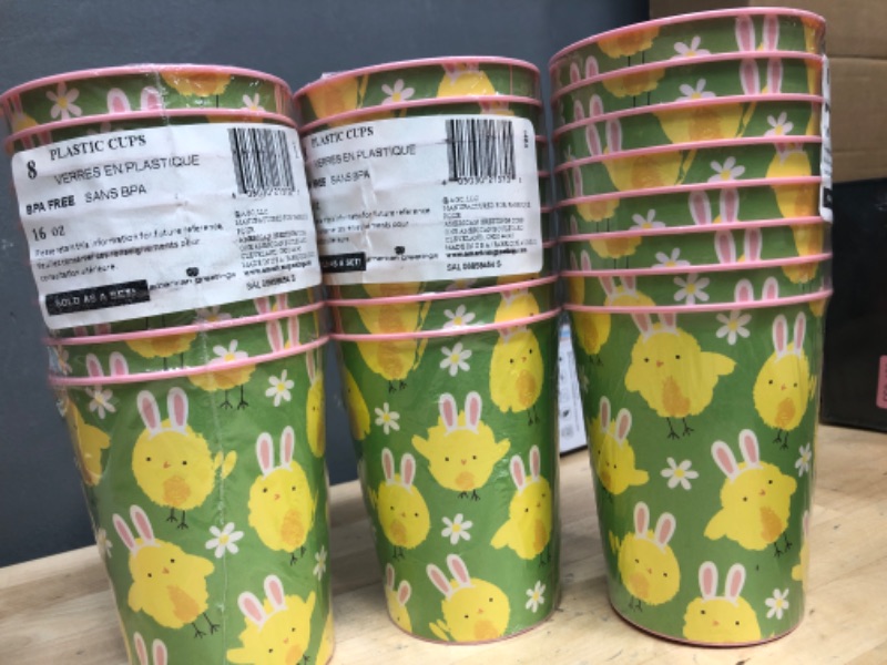 Photo 1 of 3 packs of 8 easter themed kids cups