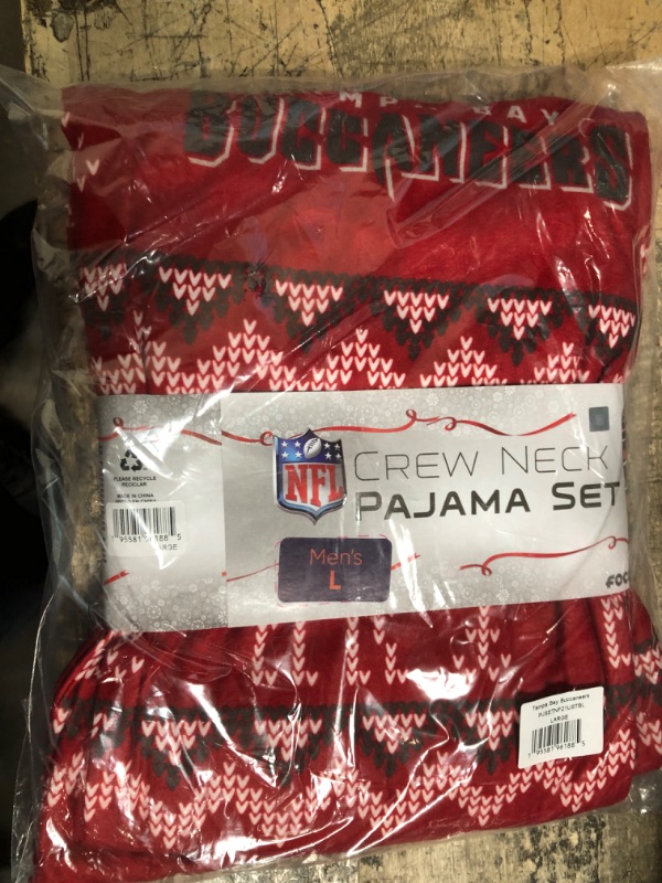 Photo 2 of FOCO Men's NFL Team Ugly Pattern Matching Set Family Holiday Pajamas Tampa Bay Buccaneers 9-3325 Holiday Ugly Pattern195581961885
