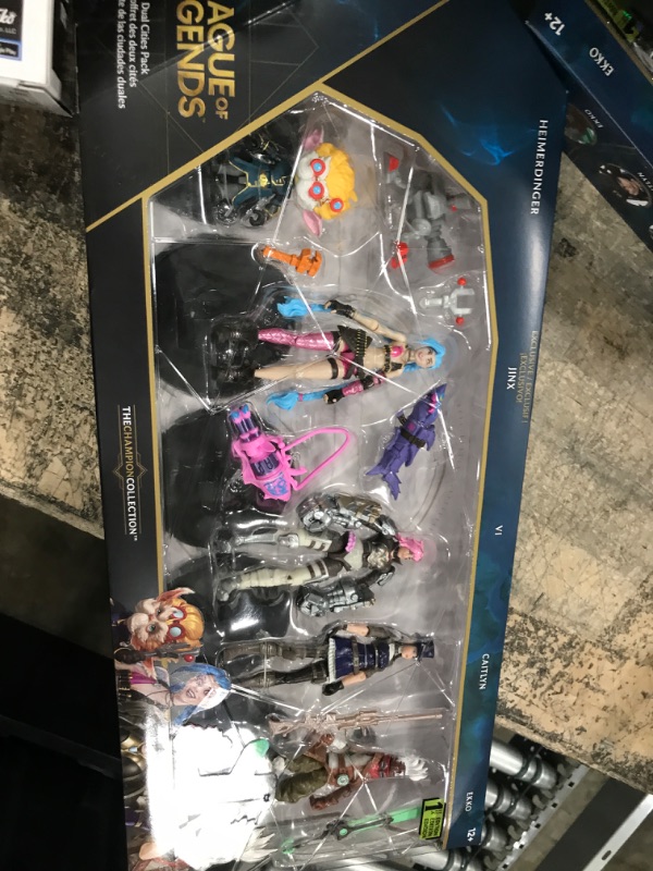 Photo 2 of Dual Cities Pack w/ Exclusive Jinx, Heimerdinger, Vi, Caitlyn, Ekko, 4-Inch Figures, Ages 12 and Up