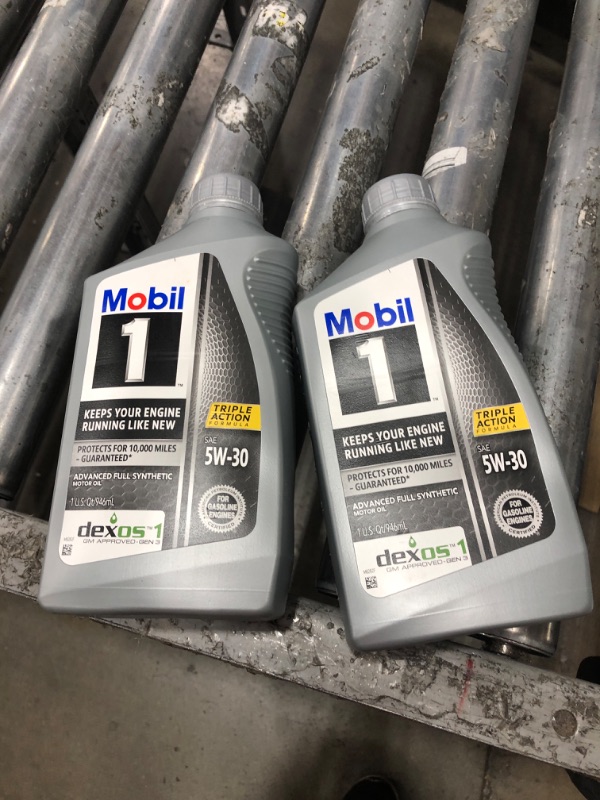 Photo 2 of 2pcks of MOB124315-1 1 Qt. 5w30 Synthetic Oil Bottle
