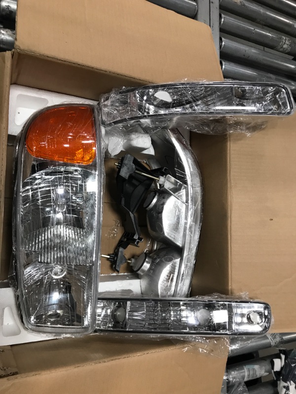 Photo 2 of DWVO Headlight Assembly Compatible with 1999 2000 2001 2002 2003 2004 2005 2006 2007 GMC Sierra 1500 2500 3500/00-06 GMC Yukon Headlamp OE - Chrome/Amber/Clear