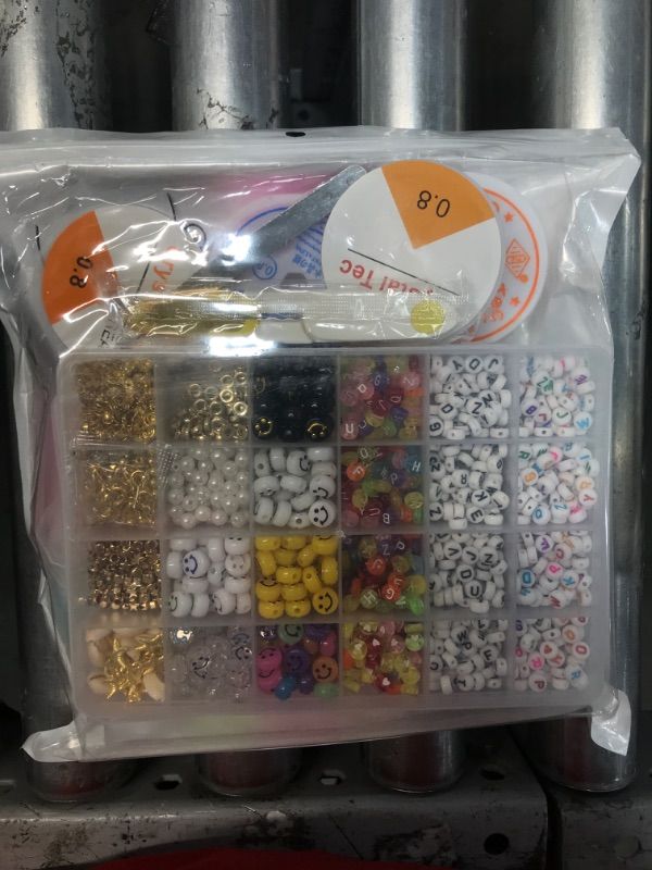Photo 1 of 6000PCS CLAY BEADS FOR JEWLERY 