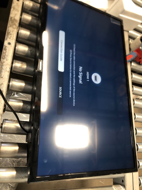 Photo 2 of SAMSUNG 32-inch Class LED Smart FHD TV 1080P (UN32N5300AFXZA, 2018 Model)