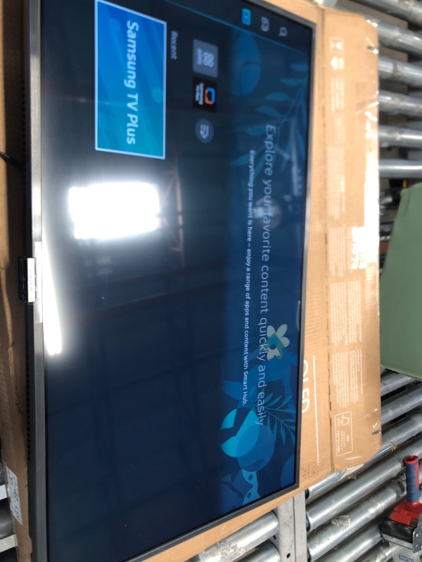 Photo 2 of SAMSUNG 32-Inch Class QLED 4K Q60C Series Quantum HDR, Dual LED, Object Tracking Sound Lite, Q-Symphony, Motion Xcelerator, Gaming Hub, Smart TV with Alexa Built-in (QN32Q60C, 2023 Model) 32-Inch TV Only