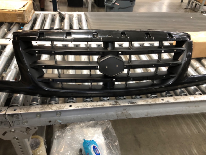 Photo 2 of Sherman Replacement Part Compatible with Suzuki Vitara-Grand-XL-7 Grille Assembly (Partslink Number SZ1200117)