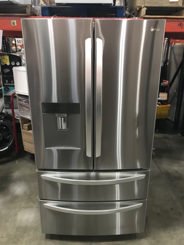 Photo 5 of LG External Water DIspenser 28.6-cu ft 4-Door French Door Refrigerator with Ice Maker (Stainless Steel) ENERGY STAR
