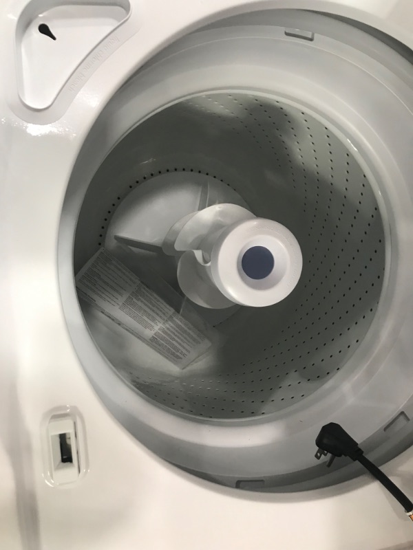 Photo 5 of DENTED FRONT**Whirlpool 3.5-cu ft High Efficiency Agitator Top-Load Washer (White)
