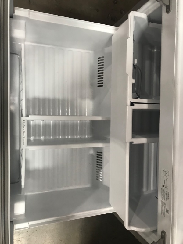 Photo 6 of UNEVEN DOORS**Whirlpool 26.8-cu ft French Door Refrigerator with Dual Ice Maker (Fingerprint Resistant Stainless Steel) ENERGY STAR
