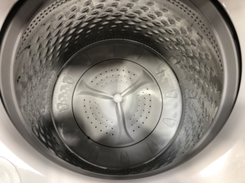 Photo 5 of SCRATCHED**Whirlpool 4.6-cu ft High Efficiency Impeller Top-Load Washer (White)
