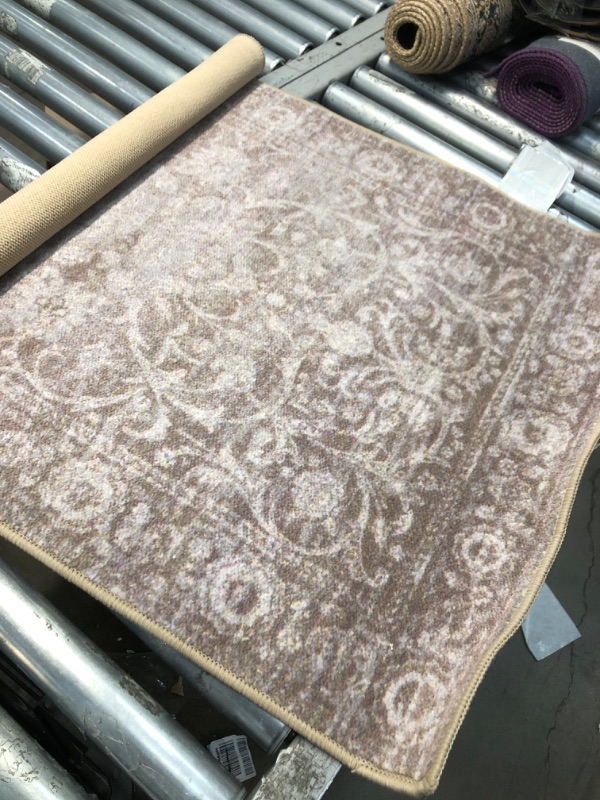 Photo 2 of **SEE NOTES**
Brumlow MILLS Georgiana Traditional Distressed Floral Print Pattern Home Indoor Area Rug for Living Room Decor, Dining, Kitchen Rug, or Bedroom Mat, 30" x 46", Neutral 30" x 46" Neutral