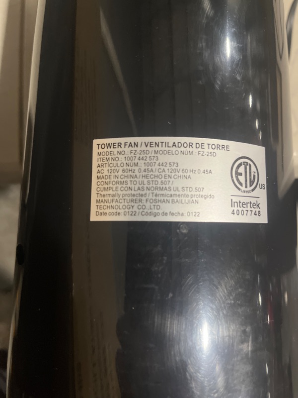 Photo 3 of [FOR PARTS, READ NOTES]
Hampton Bay 40 in. 3 Speed Remote Control Oscillating Tower Fan in Black, Plastic Injection NONREFUNDABLE
