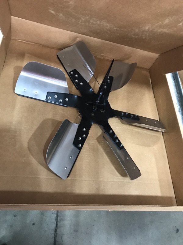 Photo 2 of Derale 17018 Heavy Duty Fan Blade Series 1000 18" Stainless Steel Flex Fan Standard Rotation