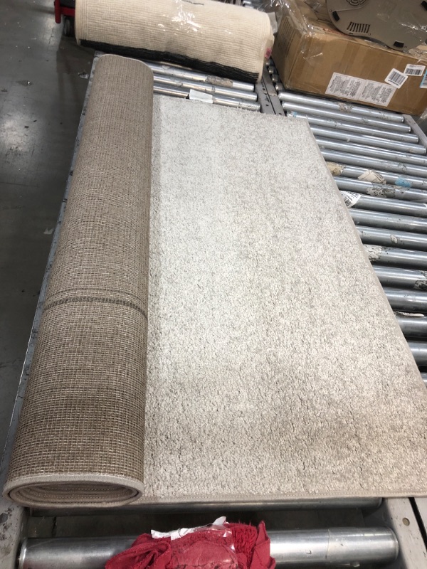 Photo 1 of 4*6FT GREY AREA RUG