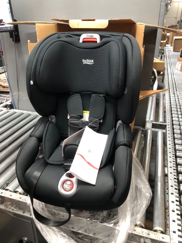 Photo 2 of Britax Boulevard ClickTight Convertible Car Seat