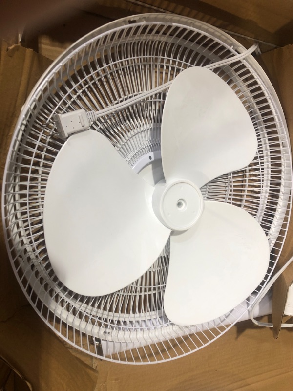 Photo 3 of **SEE NOTES**
BLACK+DECKER 16" Stand Fan with Remote, White White 16"