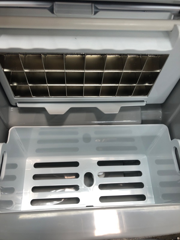 Photo 4 of **PARTS ONLY***Frigidaire EFIC452-SSBLACK XL Maker, Makes 40 Lbs. of Clear Square Ice Cubes A Day, Black Stainless 