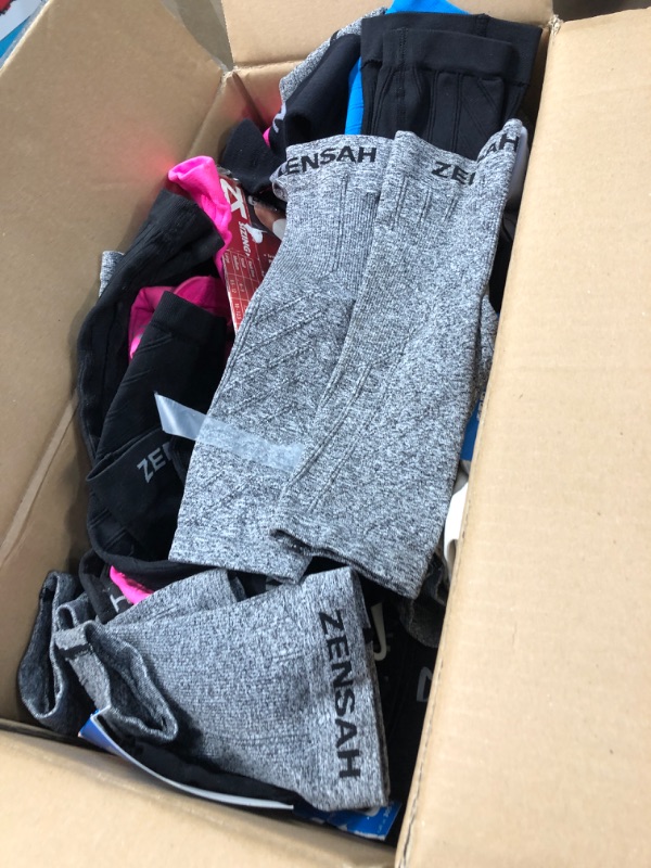 Photo 3 of Bundle of assorted Zensah S/M, L/XL compression socks - 20pairs 
